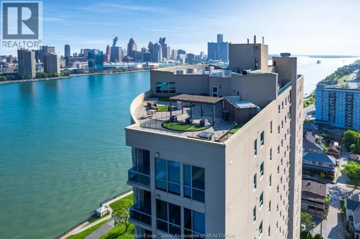 1225 Riverside DRIVE Unit# 202, Windsor