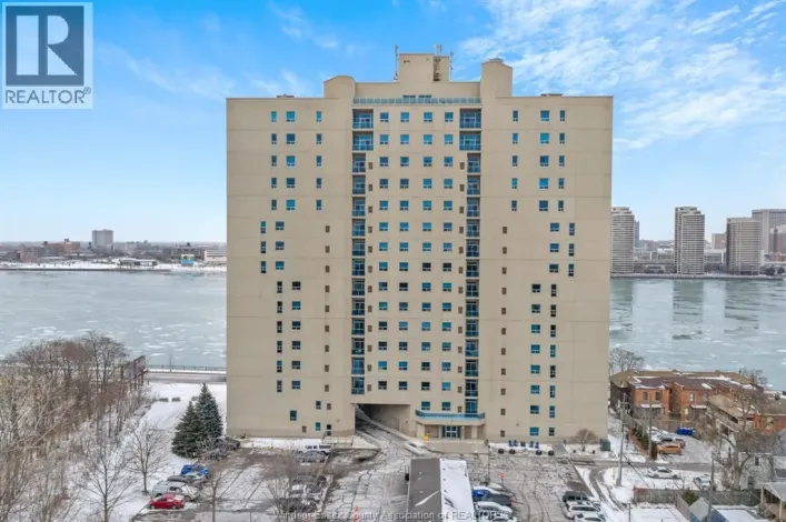 1225 RIVERSIDE DRIVE West Unit# 703, Windsor