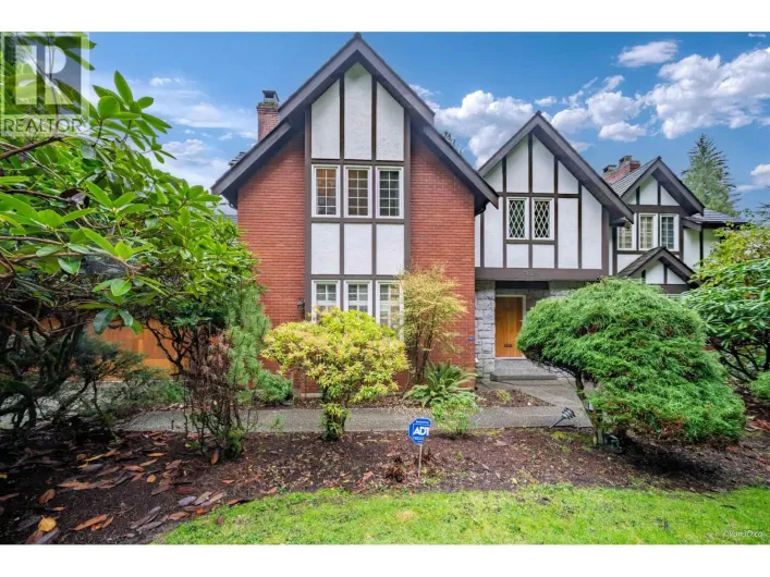 1226 SEYMOUR BOULEVARD, North Vancouver