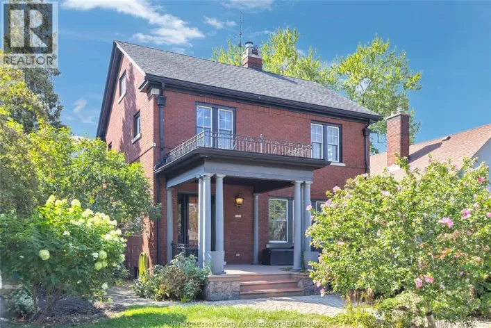 1229 VICTORIA AVENUE, Windsor