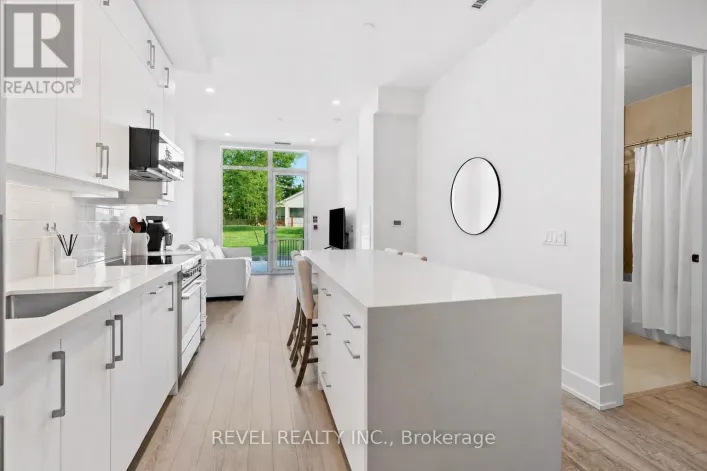 123 - 2075 KING ROAD, King