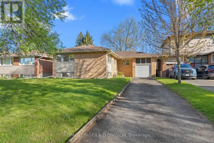 123 BETTY ANN DRIVE, Toronto