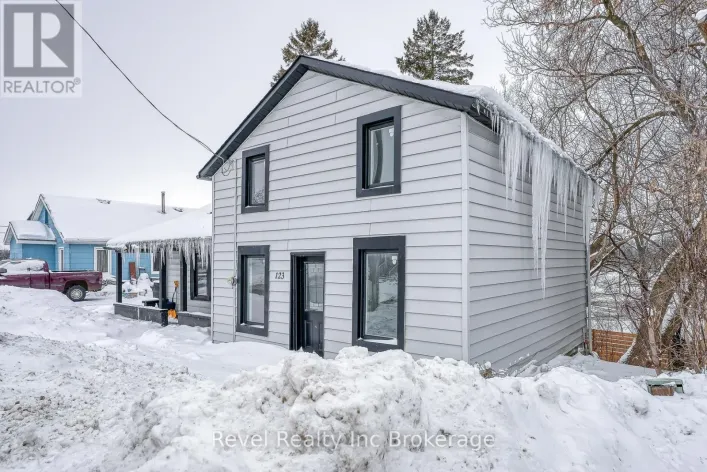 123 CHARLES STREET E, Ingersoll