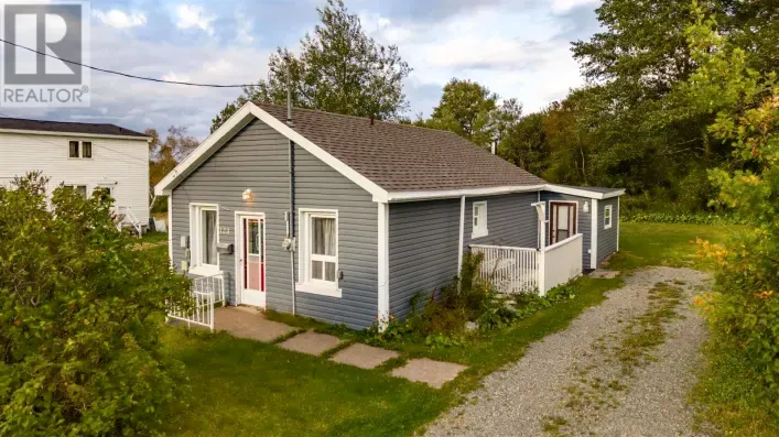 123 Lake Road, Glace Bay