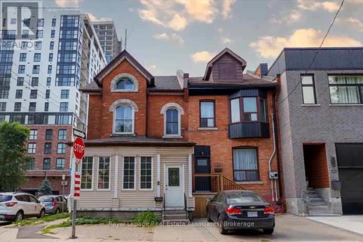 123 MARKET STREET, Hamilton