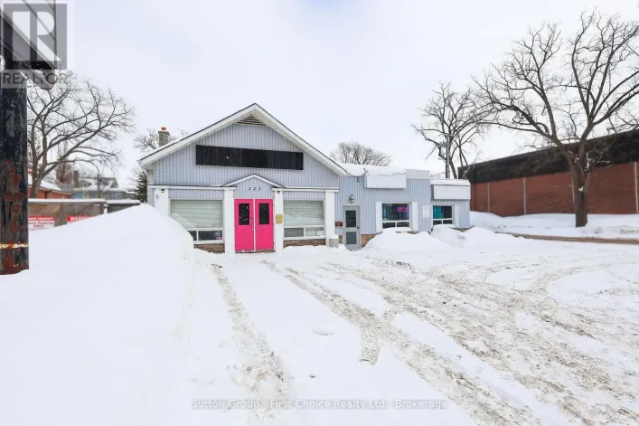 123 WATERLOO STREET S, Stratford