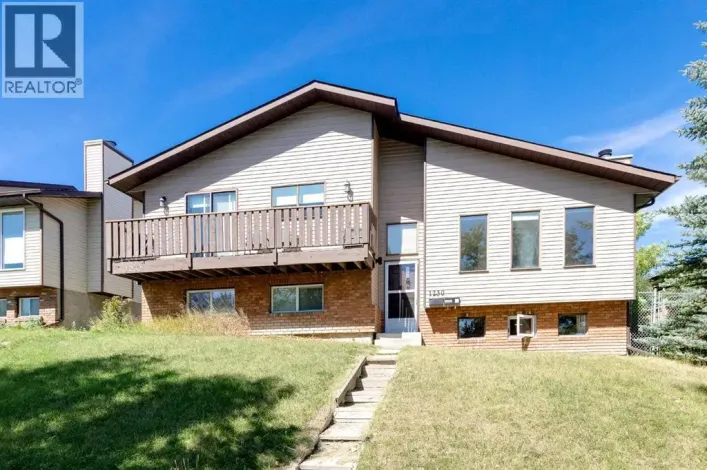1230 Berkley Drive NW, Calgary