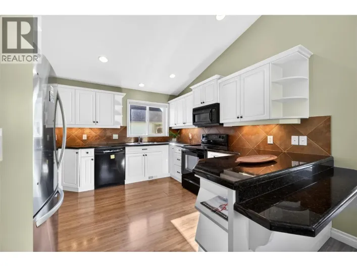 1231 10 Street SW Unit# 5, Salmon Arm
