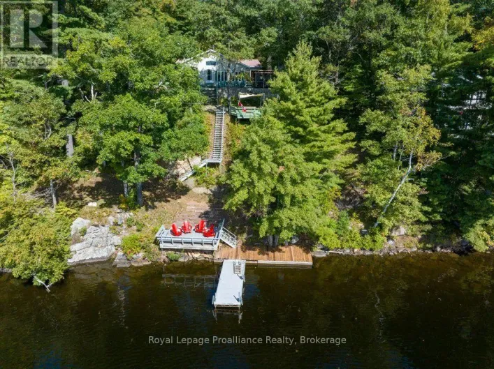 House for sale: 1231 CHIMNEY POINT LANE, Central Frontenac