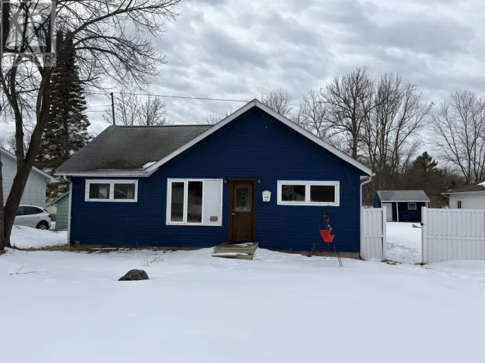 1232 Sunset DR, Fort Frances