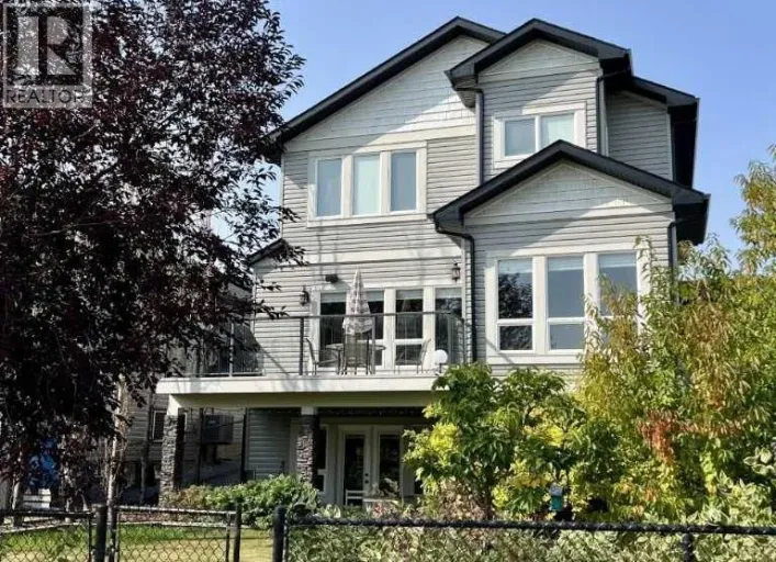 1233 Hillcrest Manor Estates, Strathmore