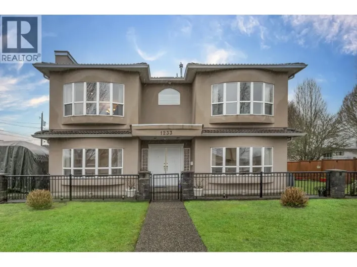 1233 RUPERT STREET, Vancouver