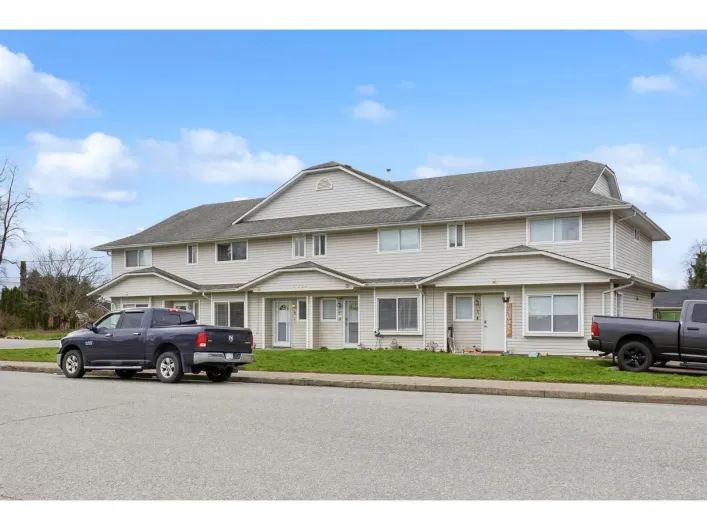 1,2,3,4 9145 CHARLES STREET|Chilliwack Proper East, Chilliwack