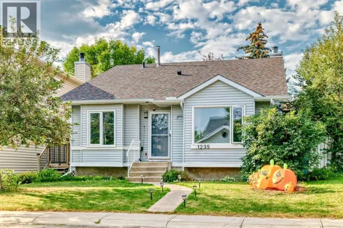 1235 Sandpiper Road NW, Calgary