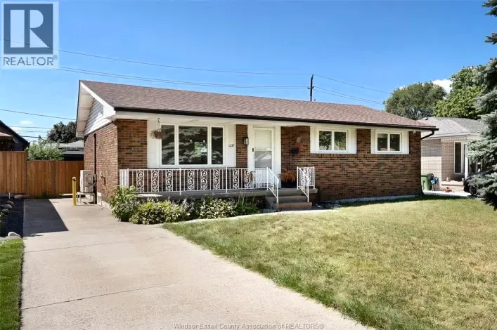 1237 HOMEDALE, Windsor