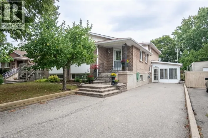 1237 REDBANK Crescent, Oakville