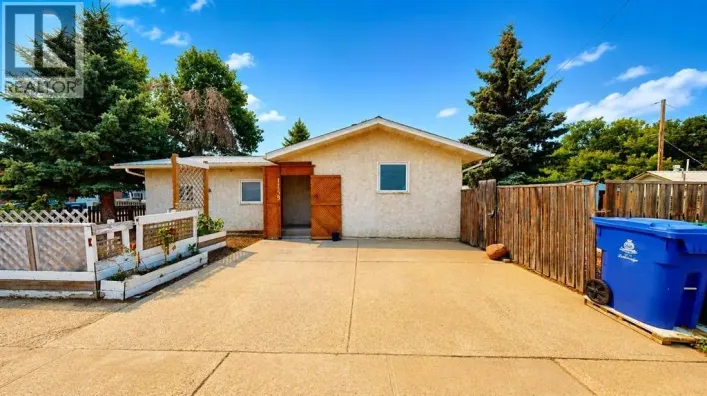 1239 41 Avenue N, Lethbridge