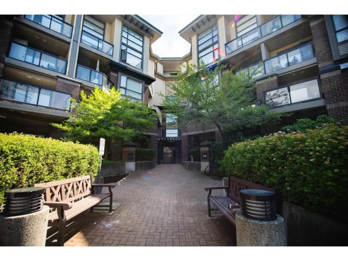 124 10838 CITY PARKWAY, Surrey