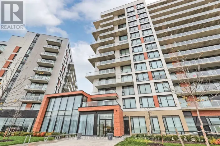 124 - 2 DAVID EYER ROAD, Richmond Hill