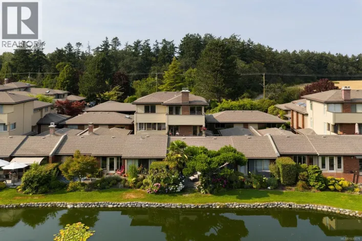 124 2345 Cedar Hill Cross Rd, Oak Bay