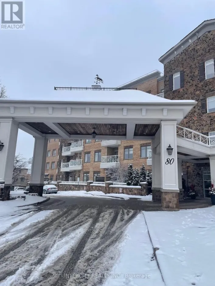 124 - 80 BURNS BOULEVARD, King