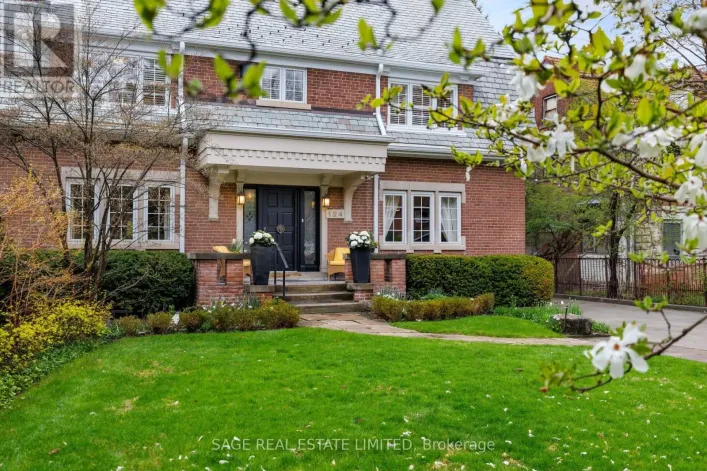 124 BLYTHWOOD ROAD, Toronto