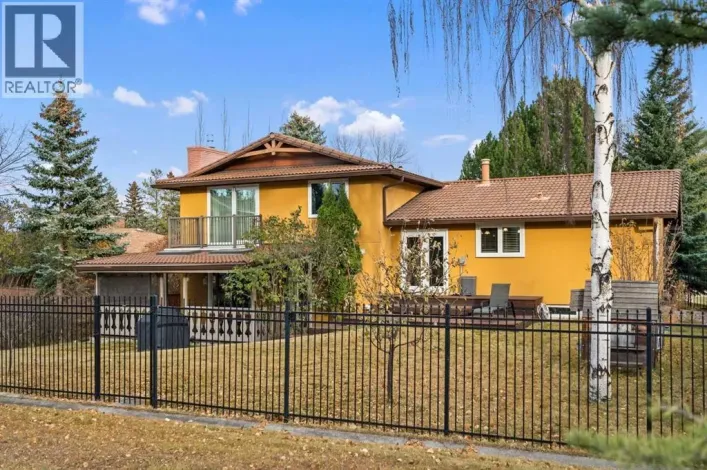 124 Canterbury Drive SW, Calgary