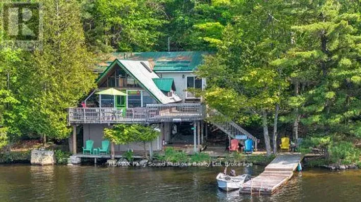 124 HEALEY LAKE WATER, The Archipelago