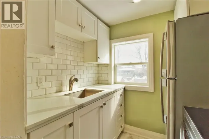 1243 LANGMUIR Avenue Unit# Upper, London