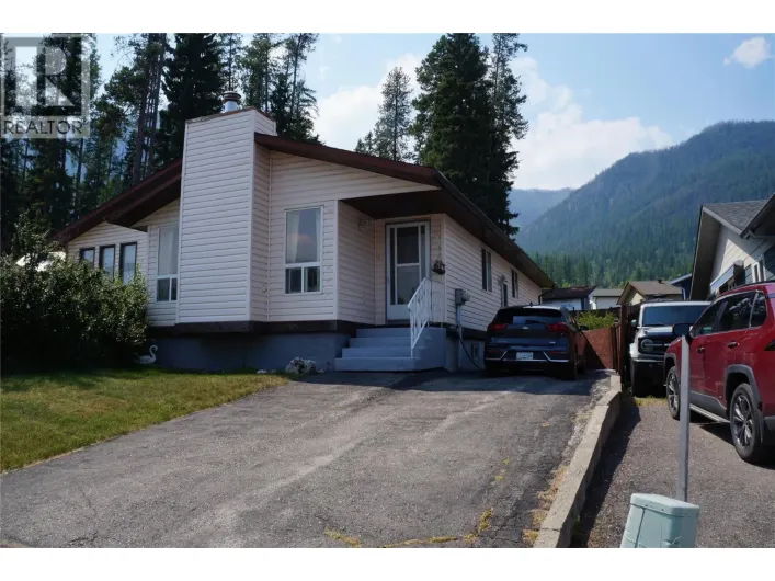 1243 Pinyon Road, Sparwood