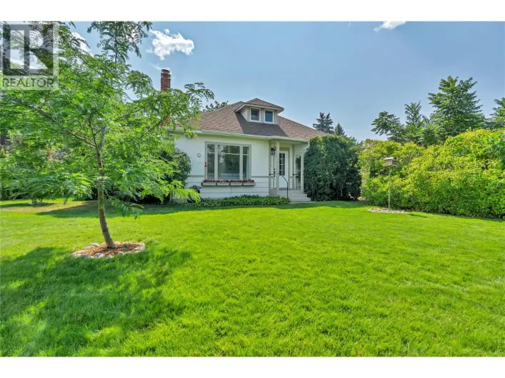 12432 Victoria Road S, Summerland