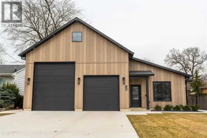 1248 COLBORNE ROAD, Sarnia