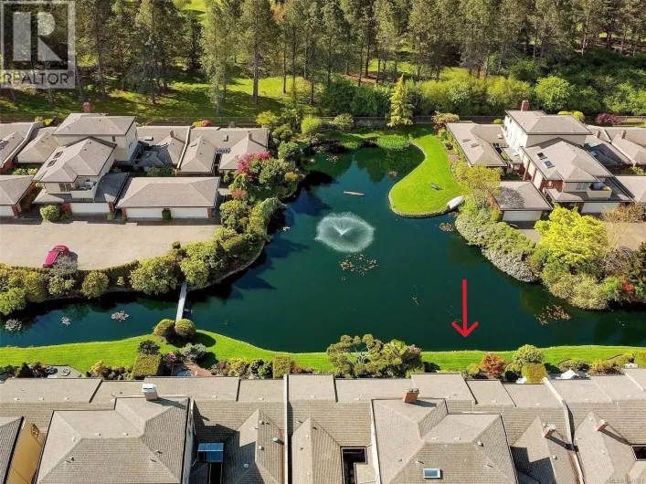 125 2345 Cedar Hill Cross Rd, Oak Bay