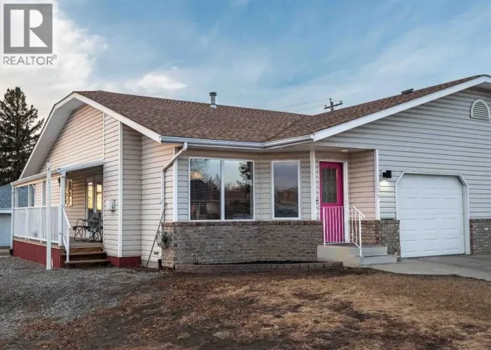 125 3 Avenue NE, Three Hills