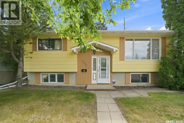 House for sale: 125 Arnason CRESCENT, Saskatoon