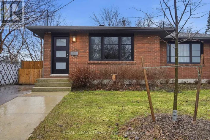 125 CONNAUGHT AVENUE, London East