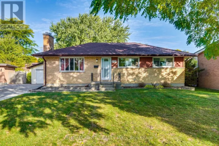 125 GOLDWICK CRESCENT, London East