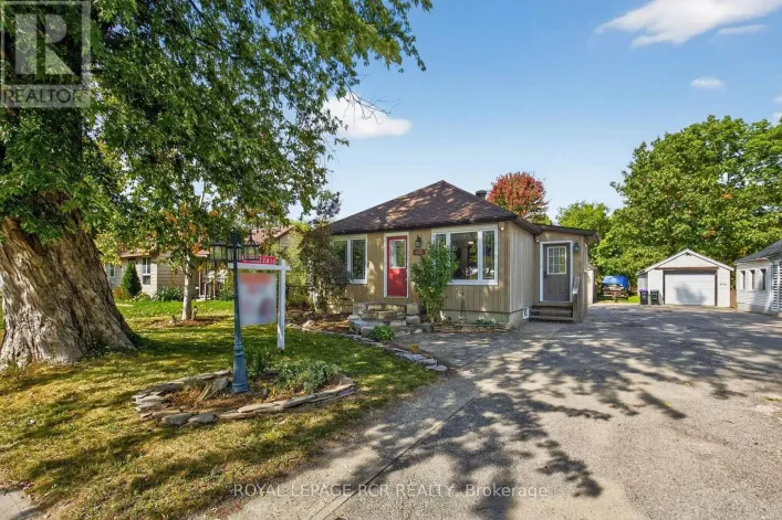 125 KING STREET, Essa