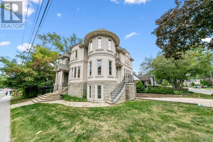 125 KINGSDALE AVENUE, Toronto