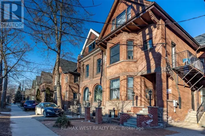 125 MADISON AVENUE, Toronto