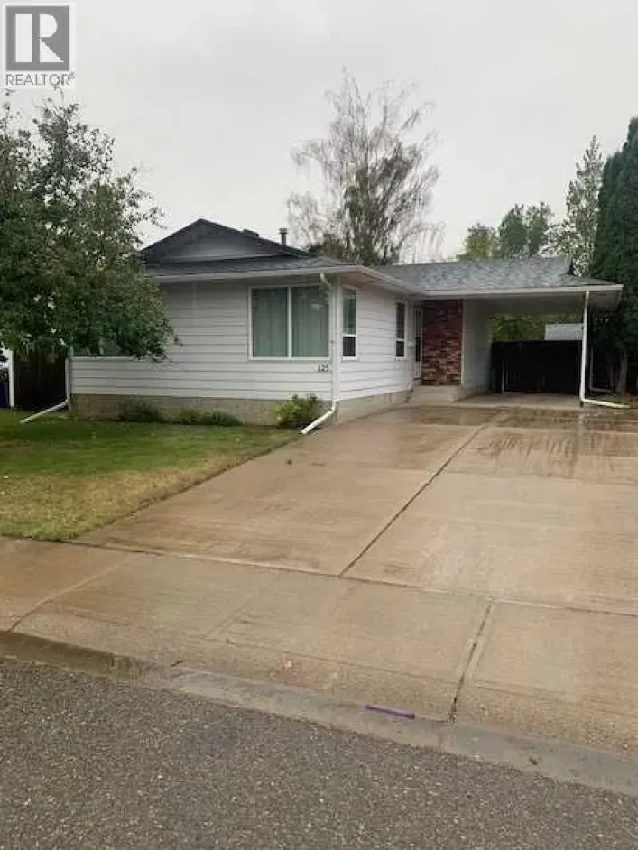125 Pensacola Court W, Lethbridge