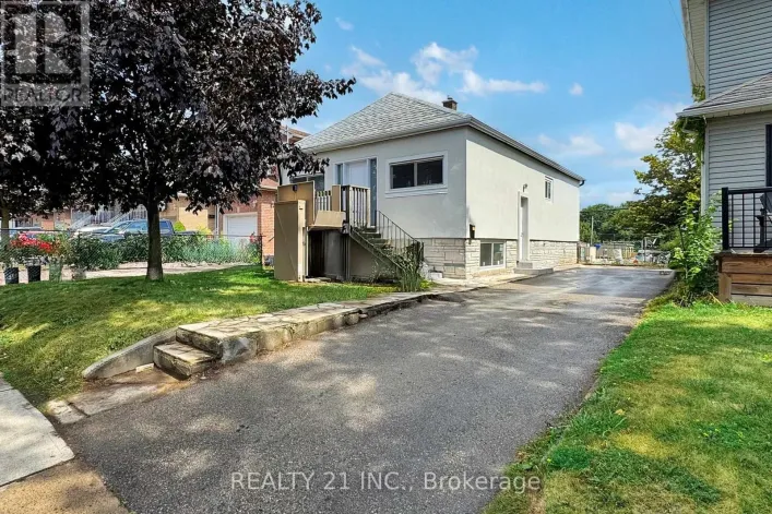 125 S WOODROW BOULEVARD, Toronto