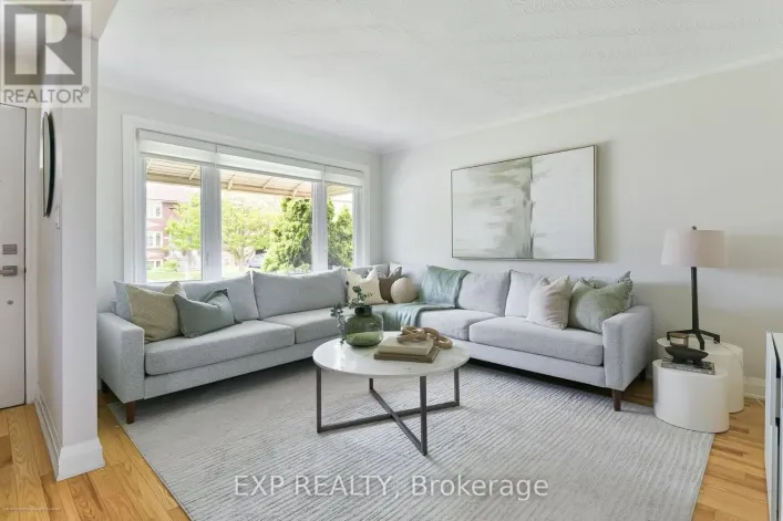 125 TREEVIEW DRIVE, Toronto