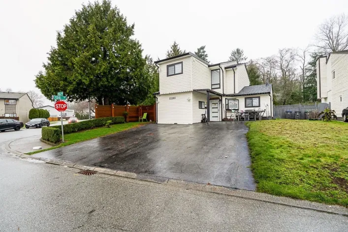 12501 76A AVENUE, Surrey