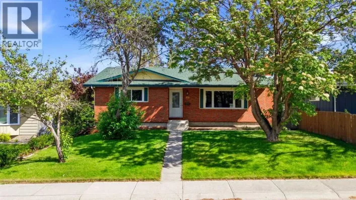 1251 Hunterquay Hill NW, Calgary