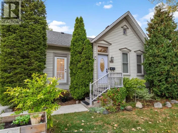 1251 MONMOUTH, Windsor