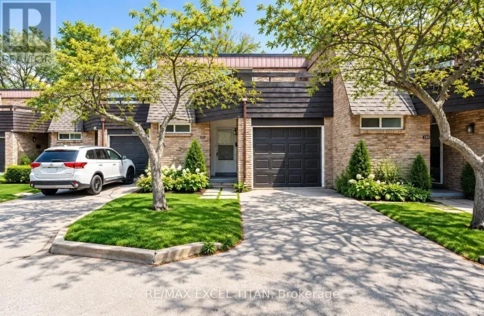1251 WHITE OAKS, Oakville