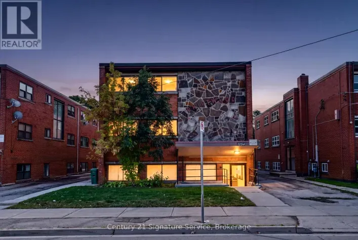 1254 FENNELL AVENUE E, Hamilton