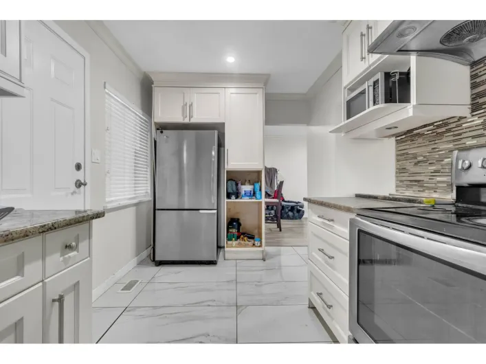 12552 99 AVENUE, Surrey