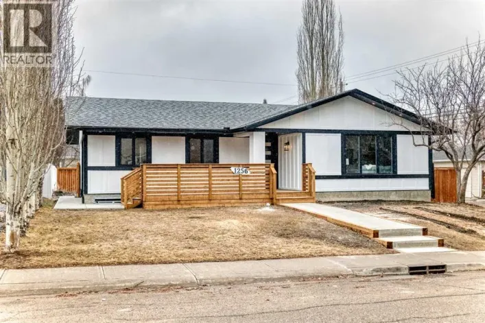 1256 Lake Twintree Drive SE, Calgary